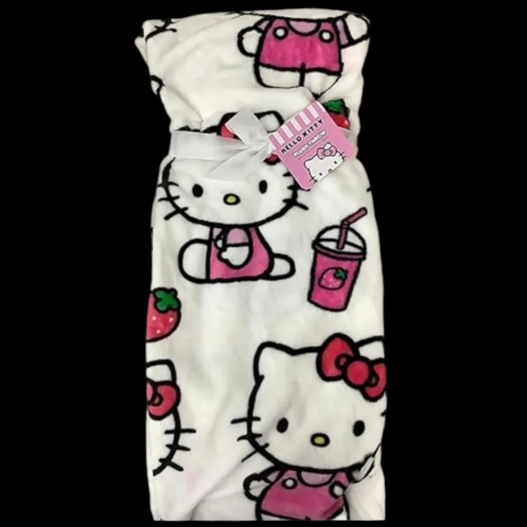 Sanrio Hello Kitty Blanket Throws White w/Strawberry Drink 60in. x 70in. NWT - Picture 2 of 7